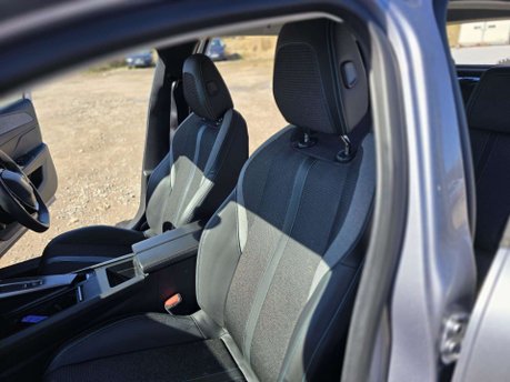 Peugeot 308 1.2 PureTech Allure Premium Hatchback 5dr Petrol EAT Euro 6 (s/s) (130 ps) 35