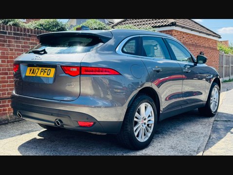 Jaguar F-Pace 2.0 D240 Portfolio SUV 5dr Diesel Auto AWD Euro 6 (s/s) (240 ps) 5
