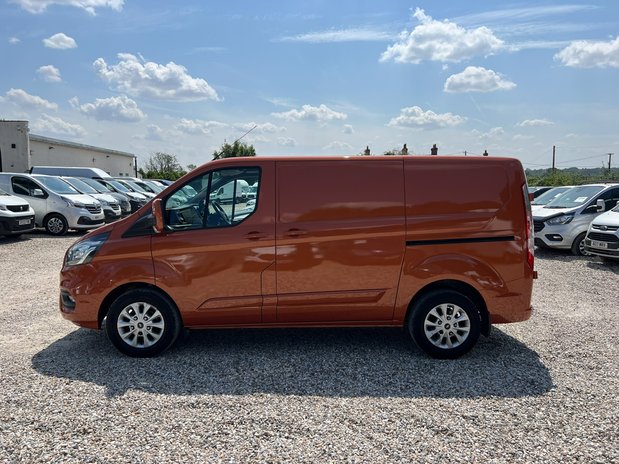 Ford Transit Custom SWB L1H1 Low Roof Limited 300 Adaptive Cruise Air Con Carplay EURO 6 NO VAT 1