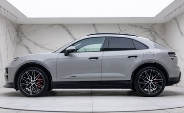 Porsche Macan Turbo Electric 2