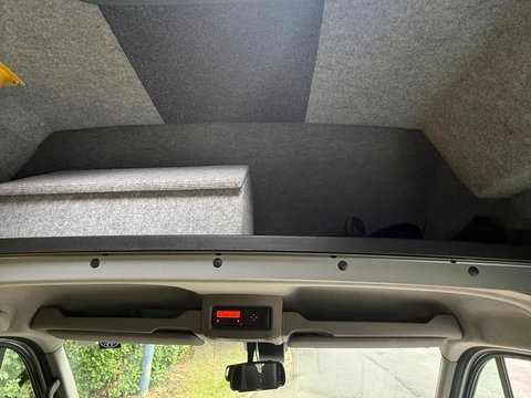 Renault Master 17 seater minibus 30