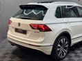 Volkswagen Tiguan 2.0 TDI BlueMotion Tech R-Line Euro 6 (s/s) 5dr 11