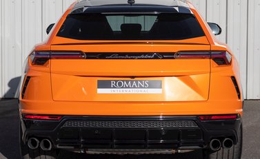 Lamborghini Urus Pearl Capsule 5