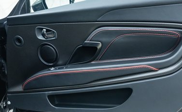 Aston Martin DBS Superleggera 22