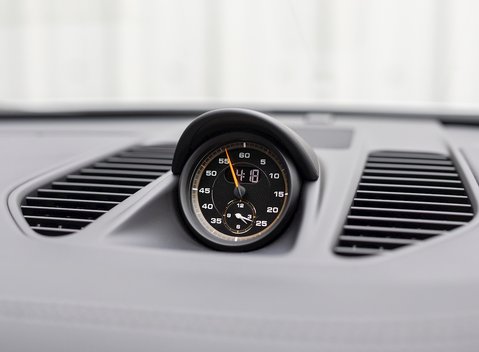 Porsche 911 GT3 (991.2) 18