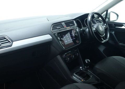 Volkswagen Tiguan 1.4 TSI SE Navigation SUV 5dr Petrol Manual Euro 6 (s/s) (150 ps) 46