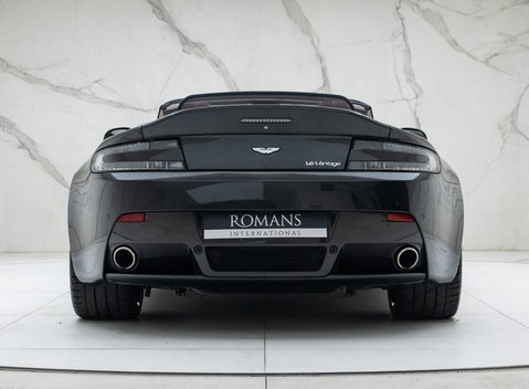 Aston Martin V12 Vantage ROADSTER 11