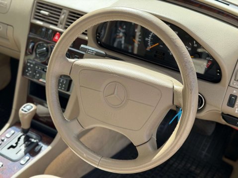 Mercedes-Benz C Class 2.0 C200 Elegance Auto 4dr 19