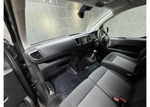 Vauxhall Vivaro 1.5 Turbo D 2700 Pro Panel Van 6dr Diesel Manual L1 H1 Euro 6 (s/s) (120 ps 42