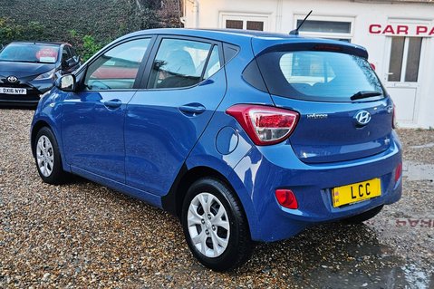 Hyundai i10 SE.. AUTOMATIC.. 1 PREVIOUS OWNER.. 6 SERVICE STAMPS,VERY WELL CARED FOR 7