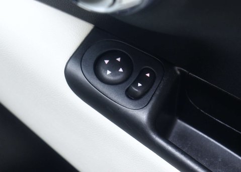 Fiat 500 1.0 MHEV Dolcevita Hatchback 3dr Petrol Manual Euro 6 (s/s) (70 bhp) 36