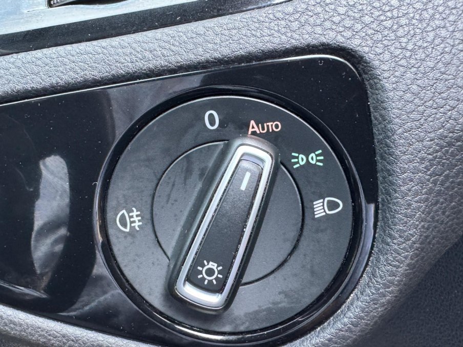 2016 Volkswagen Golf — image 41