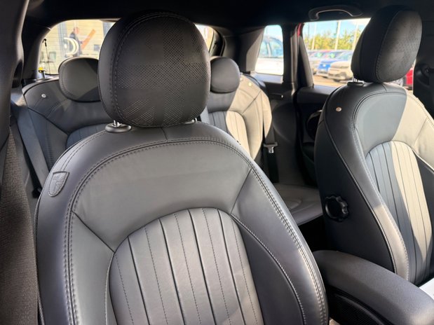 Mini Hatch COOPER EXCLUSIVE 19