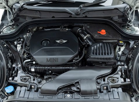 Mini Hatch John Cooper Works Challenge 34