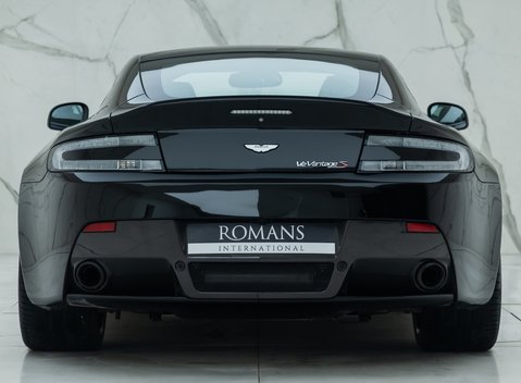 Aston Martin V12 Vantage S Coupe 7