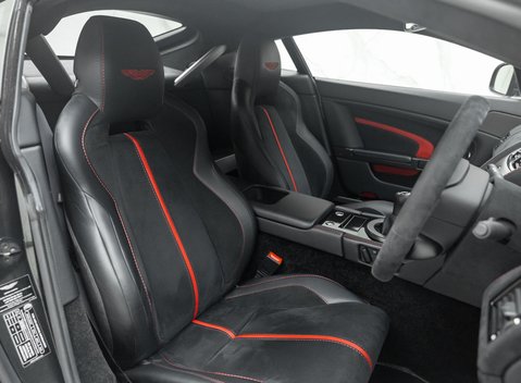 Aston Martin V12 Vantage S 14