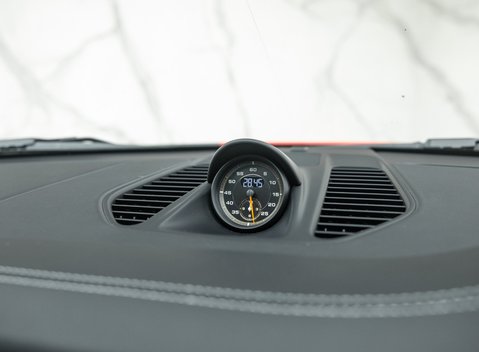 Porsche 911 GT2 RS Weissach (991) 24