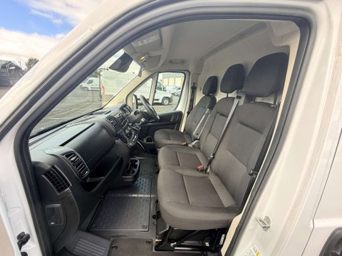 Peugeot Boxer 2.2 Boxer 35 Professional L3H2 5dr 11