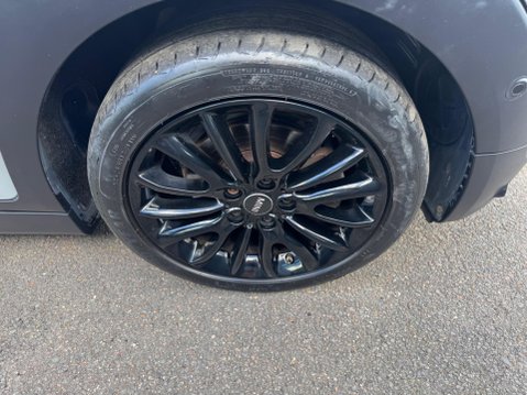 Mini Clubman COOPER BLACK 28