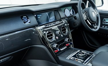 Rolls-Royce Cullinan Black Badge 21