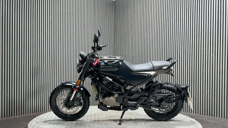 Husqvarna Svartpilen 125 2022 ONLY 6K MODERN CLASSIC FEEL 15BHP MOT OCTOBER 2027 4