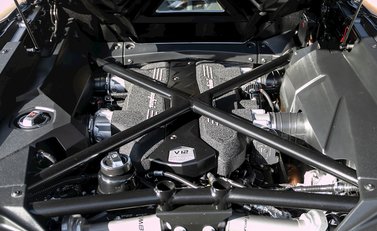 Lamborghini Aventador S LP740-4 Roadster 31