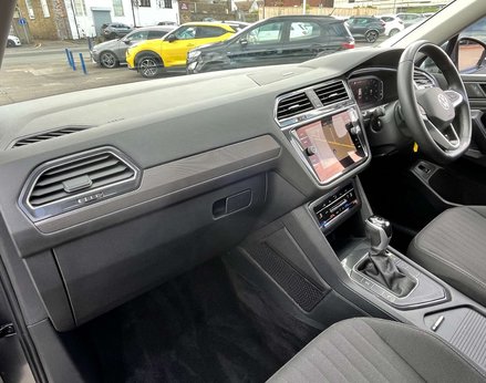 Volkswagen Tiguan 1.5 Tiguan Allspace Life TSi Semi-Auto 5dr 17