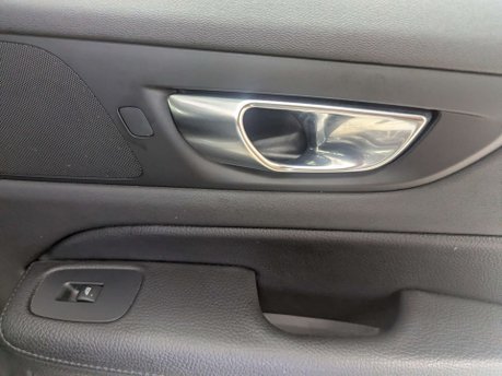 Volvo V60 2.0 V60 Momentum B4 MHEV Auto 5dr 51