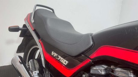Honda VF750 MAGNA 1982 RUNNING PROJECT BIKE CLASSIC V4 750CC CRUISER 10