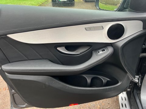 Mercedes-Benz GLC GLC 220 D 4MATIC AMG LINE 61