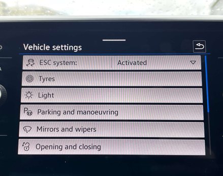 Volkswagen T-Roc 1.5 T-Roc R-Line TSI Semi-Auto 5dr 42