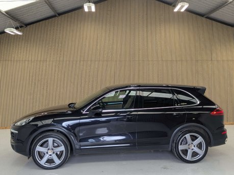 Porsche Cayenne 3.0 Cayenne V6 D Tiptronic S 4WD 5dr 17