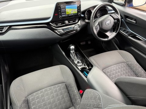 Toyota C-HR DESIGN AUTOMATIC 31