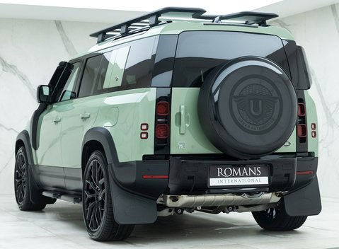 Land Rover Defender 110 75th Anniversary P400e 3