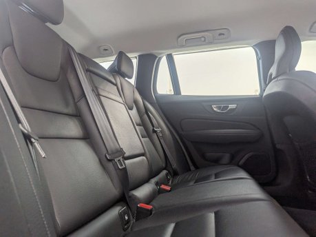 Volvo V60 2.0 V60 Momentum B4 MHEV Auto 5dr 50
