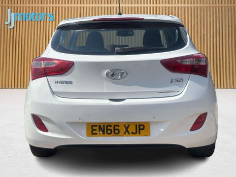 Hyundai i30 1.4 Blue Drive SE Hatchback 5dr Petrol Manual Euro 6 (s/s) (100 ps) 6