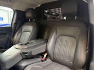 Land Rover Defender 3.0 D250 MHEV SE Hard Top SUV 5dr Diesel Auto 4WD MWB Euro 6 (s/s) (250 ps) 33