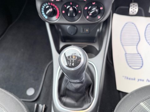 Vauxhall Corsa 1.4i ecoTEC Limited Edition Euro 6 3dr 31