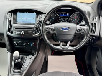 Ford Focus 1.0T EcoBoost ST-Line Euro 6 (s/s) 5dr