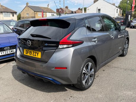Nissan LEAF LAUNCH EDITION 9