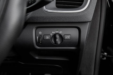 Volvo V40 T2 R-DESIGN NAV PLUS 15
