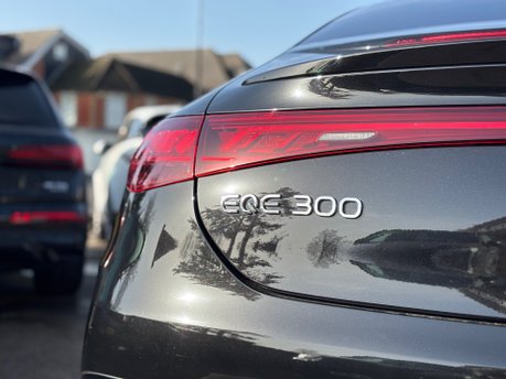 Mercedes-Benz EQE EQE 300 89kWh AMG Line (Premium Plus) Saloon 4dr Electric Auto (245 ps) 17