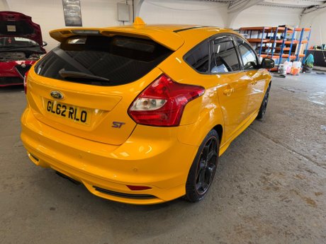 Ford Focus 2.0T EcoBoost ST-3 Euro 5 (s/s) 5dr 8