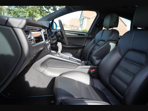 Porsche Macan 3.0T V6 S PDK 4WD Euro 6 (s/s) 5dr 23