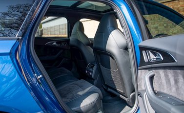 Audi RS6 Avant Performance 14