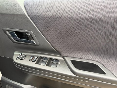 Toyota Vellfire AUTO - IMPORT 34