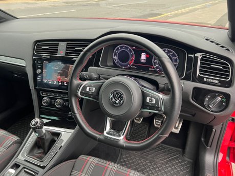 Volkswagen Golf GTI TSI 3