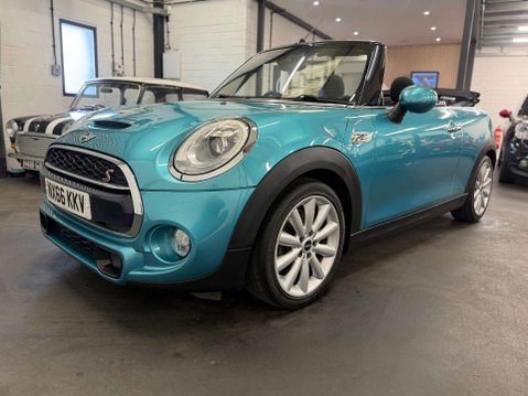 Mini Convertible 2.0 Cooper S 2dr 2