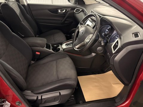 Nissan Qashqai 1.2 DIG-T N-Connecta XTRON 2WD Euro 6 (s/s) 5dr 5