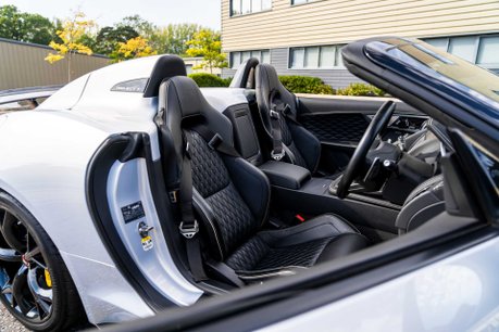 Jaguar F-Type PROJECT 7. 1 OF 250. LIGHTNING SILVER PAINTWORK. LOW MILEAGE. CERAMICS. 12